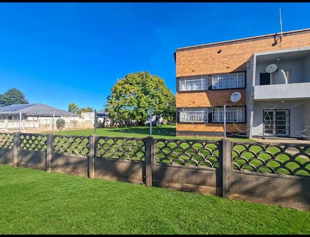 1 BEDROOM FLAT FOR SALE IN MEYERTON CENTRAL